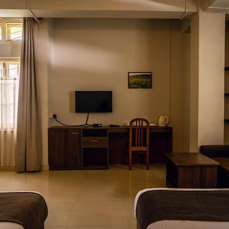Hotel Ariel Kohima Luaran gambar